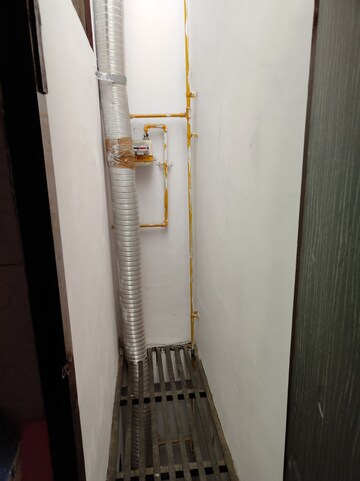 Building Lobby in 3 BHK Builder Floor at Shastri Nagar – for Rent