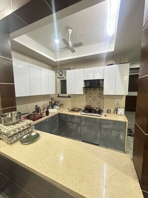 Kitchen in 3 BHK Apartment at DLF City Phase IV, Dlf Phase iv – for Sale
