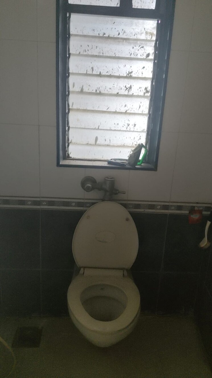 Attached Bathroom, manpada 2 Bedroom 655 Sq.Ft. Apartment In Manpada Thane 8854581