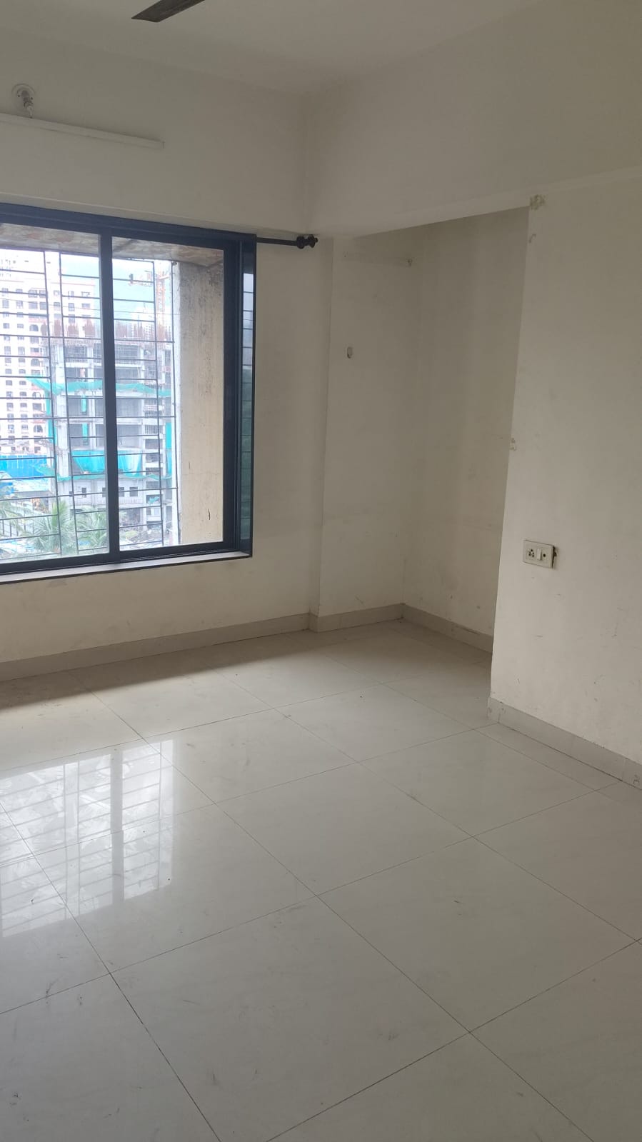 2 BHK + Pooja Room,Extra Room Apartment For Sale in Nirlac Solitaire Tower ma