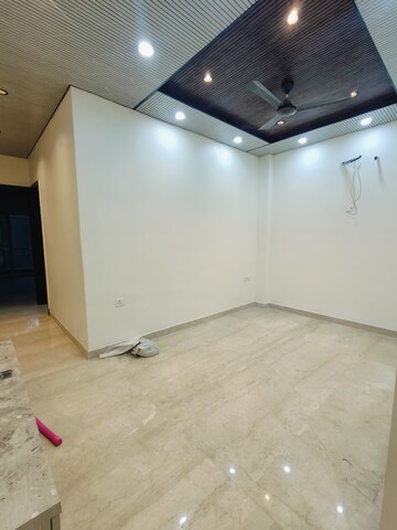 Room in 3.5 BHK Builder Floor at Malviya Nagar – for Rent