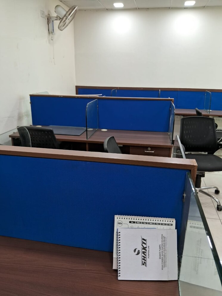 Team Area, puri-81-business-hub Commercial Office Space 501 Sq.Ft. In Sector 81 Faridabad 8854541