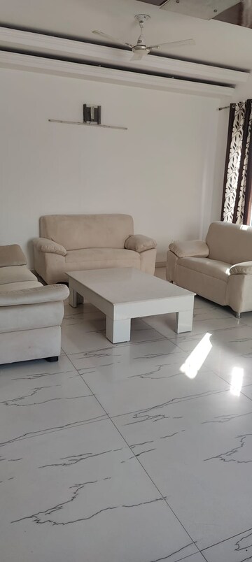 Living Room in 5 BHK Villa at Unitech South City 1, South City 1 – for Rent