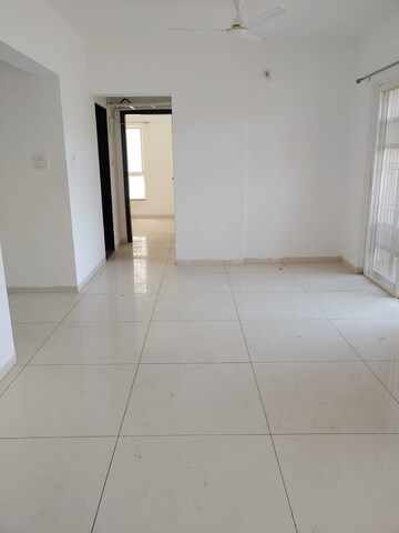Room in 3 BHK Apartment at Kolte Patil Stargaze, Bavdhan – for Rent
