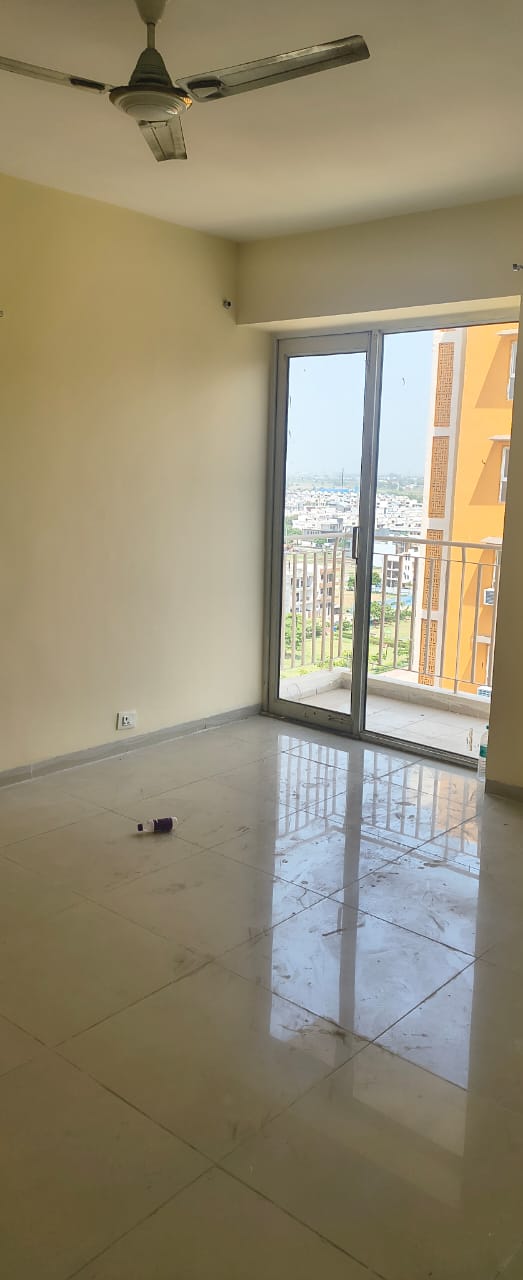 2 BHK Apartment For Rent in Wave Dream Homes