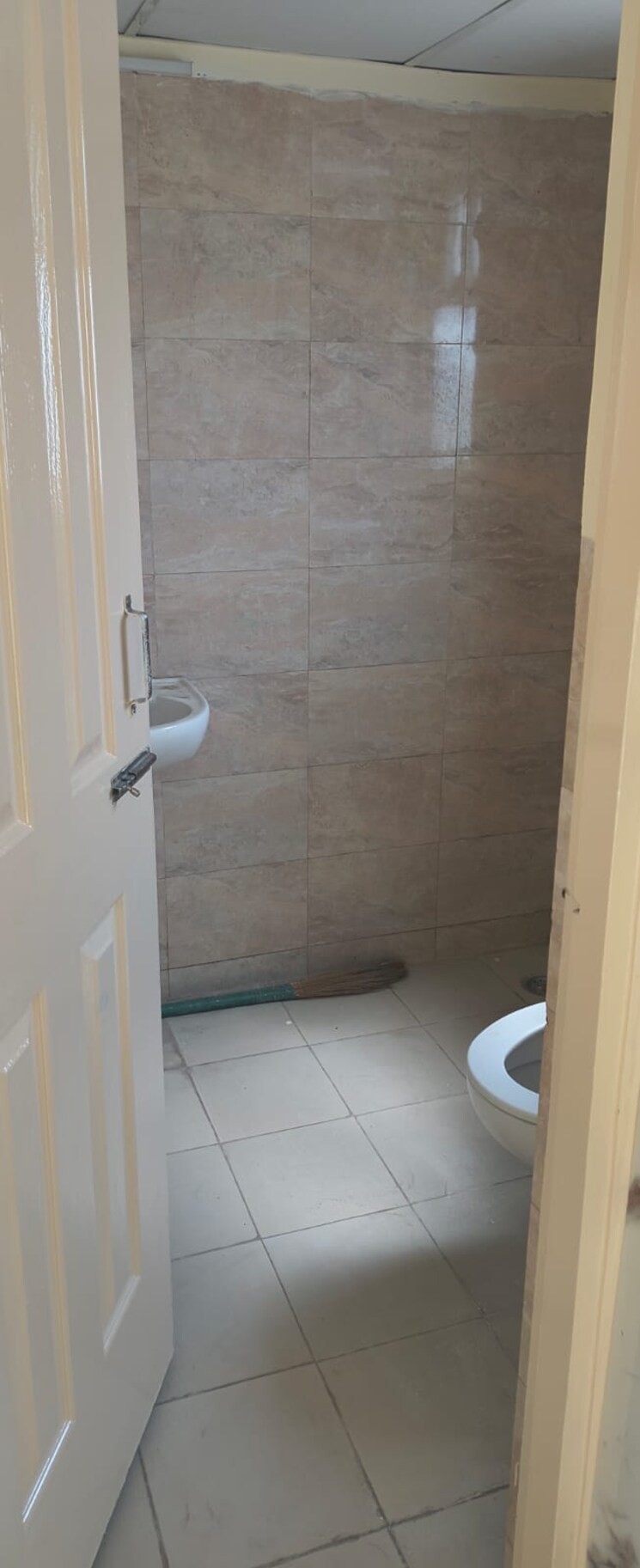 Bathroom, wave-dream-homes 2 Bedroom 808 Sq.Ft. Apartment In Wave City Ghaziabad 8854596