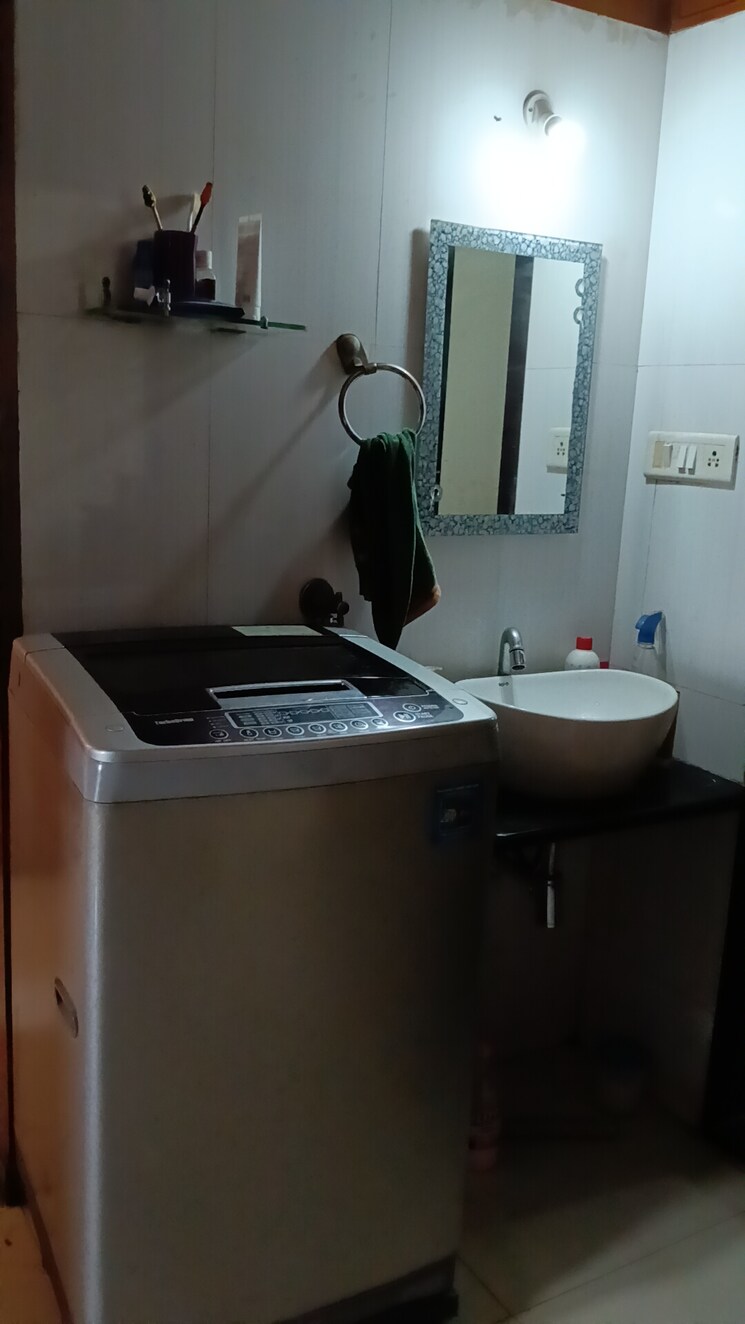 Bathroom, accord-bindra-one 2 Bedroom 650 Sq.Ft. Apartment In Andheri East Mumbai 8854590