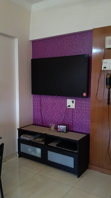 Room in 2 BHK Apartment at Accord Bindra One, Andheri East – for Rent