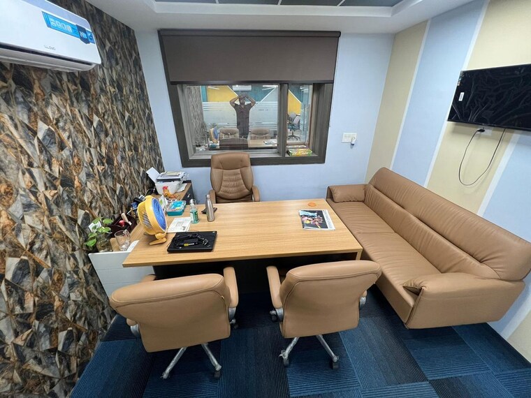 Team Area, ats-bouquet Commercial Office Space 805 Sq.Ft. In Sector 132 Noida 8854646