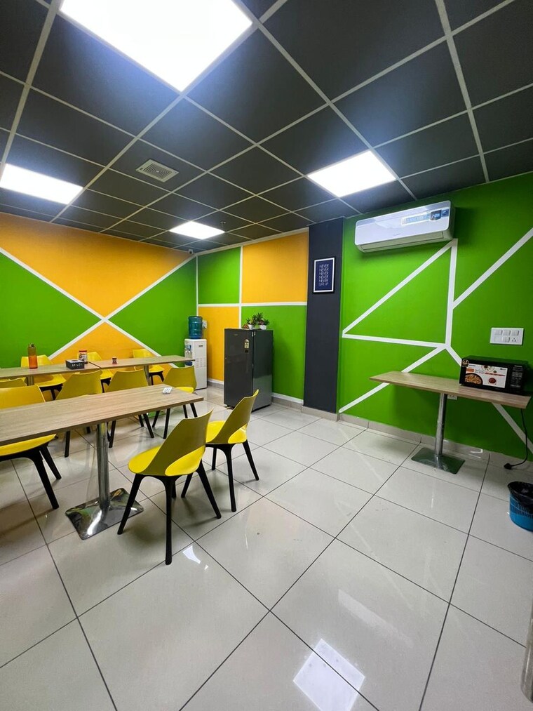 Team Area, ats-bouquet Commercial Office Space 805 Sq.Ft. In Sector 132 Noida 8854646