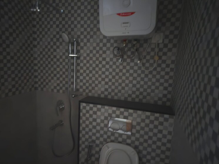 Bathroom, uchdpl-veridia-oakwood-enclave 4 Bedroom 2385 Sq.Ft. Apartment In Wave City Ghaziabad 8854707