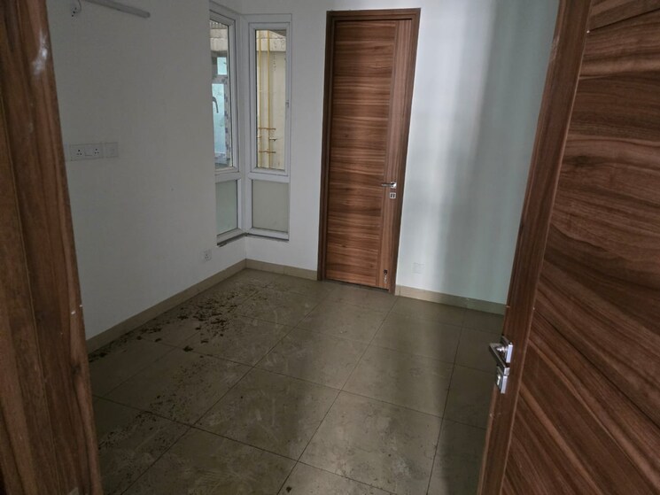 Room, uchdpl-veridia-oakwood-enclave 4 Bedroom 2385 Sq.Ft. Apartment In Wave City Ghaziabad 8854707