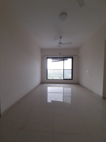 Room in 1 BHK Apartment at Bhoomi Samarth, Goregaon East – for Rent