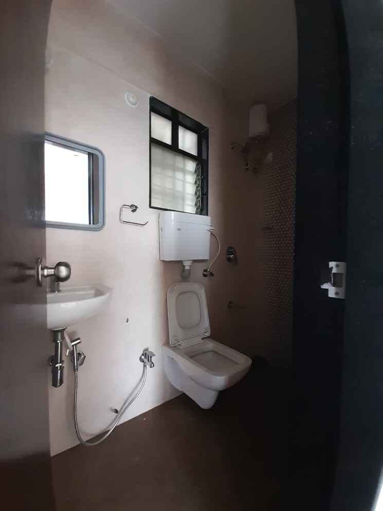 Bathroom, bhoomi-samarth 1 Bedroom 420 Sq.Ft. Apartment In Goregaon East Mumbai 8854725