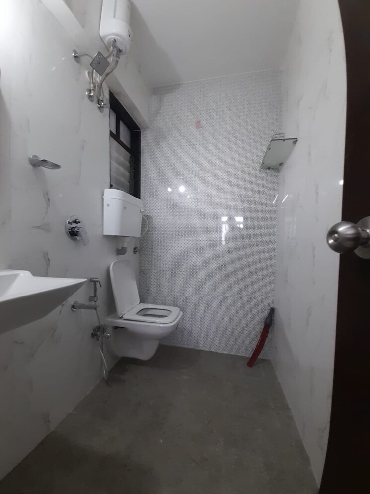 Bathroom, bhoomi-samarth 1 Bedroom 420 Sq.Ft. Apartment In Goregaon East Mumbai 8854725