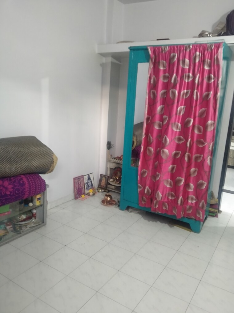 Room, bhatar 2 Bedroom 950 Sq.Ft. Apartment In Bhatar Surat 8854723