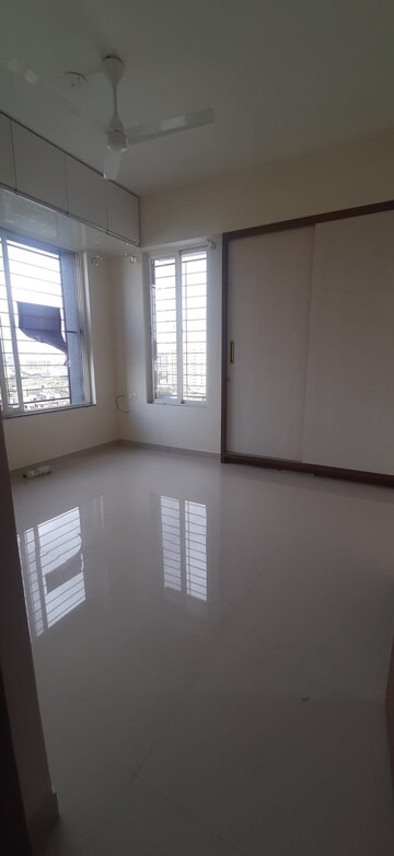 Room in 2 BHK Apartment at Guardian Eastern Meadows, Wagholi – for Rent