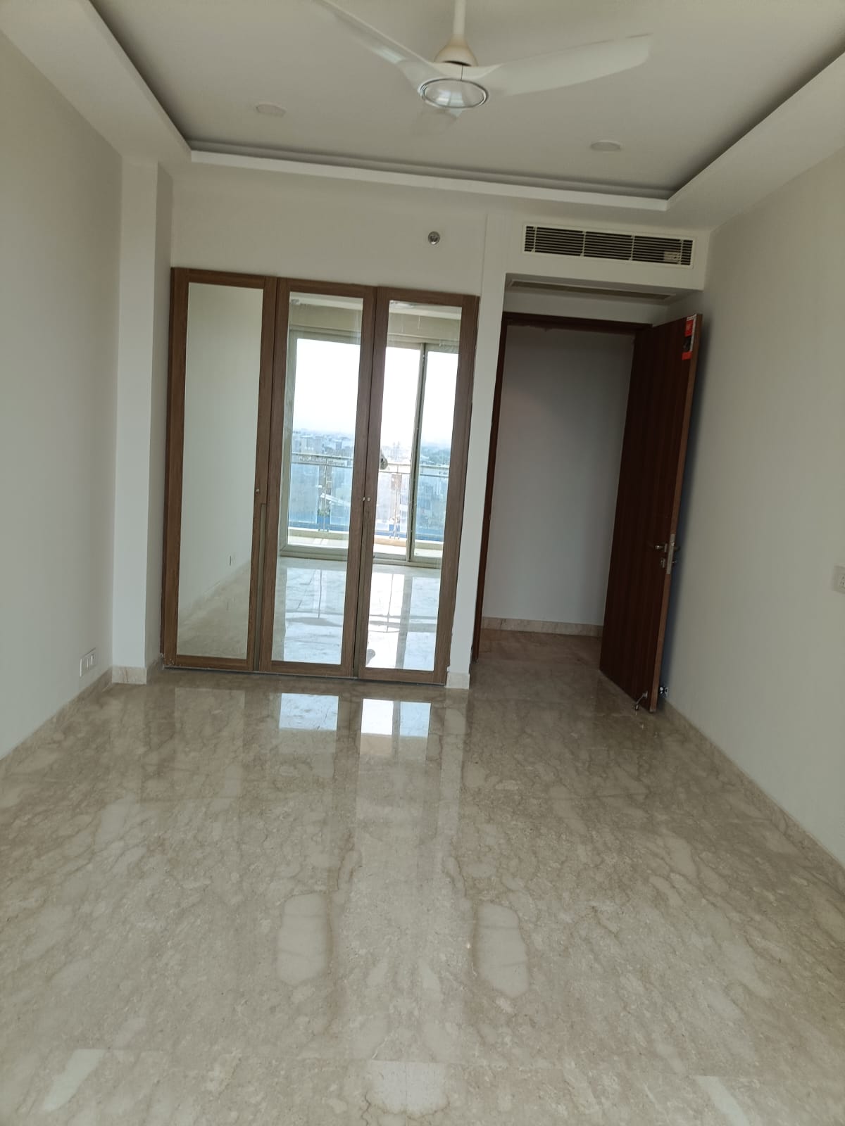 2 BHK 915 Sq.Ft. Apartment in Central Park 3 The Room