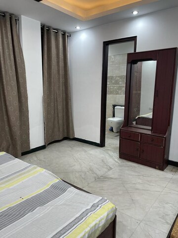 Room in 1 RK Independent House at RWA Apartments Sector 41, Sector 41 – for Rent