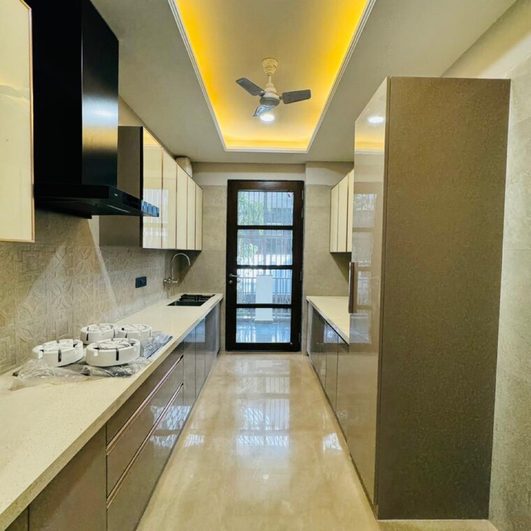 Kitchen, uppal-southend 3 Bedroom 251 Sq.Yd. Builder Floor In Sector 49 Gurgaon 8854752