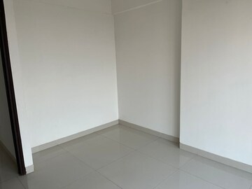 Room in 2 BHK Apartment at Aditya Apartment Malad West, Malad West – for Rent