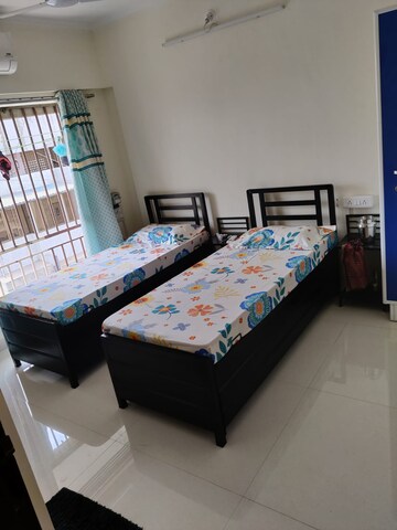 Pg For Rent in Malad East