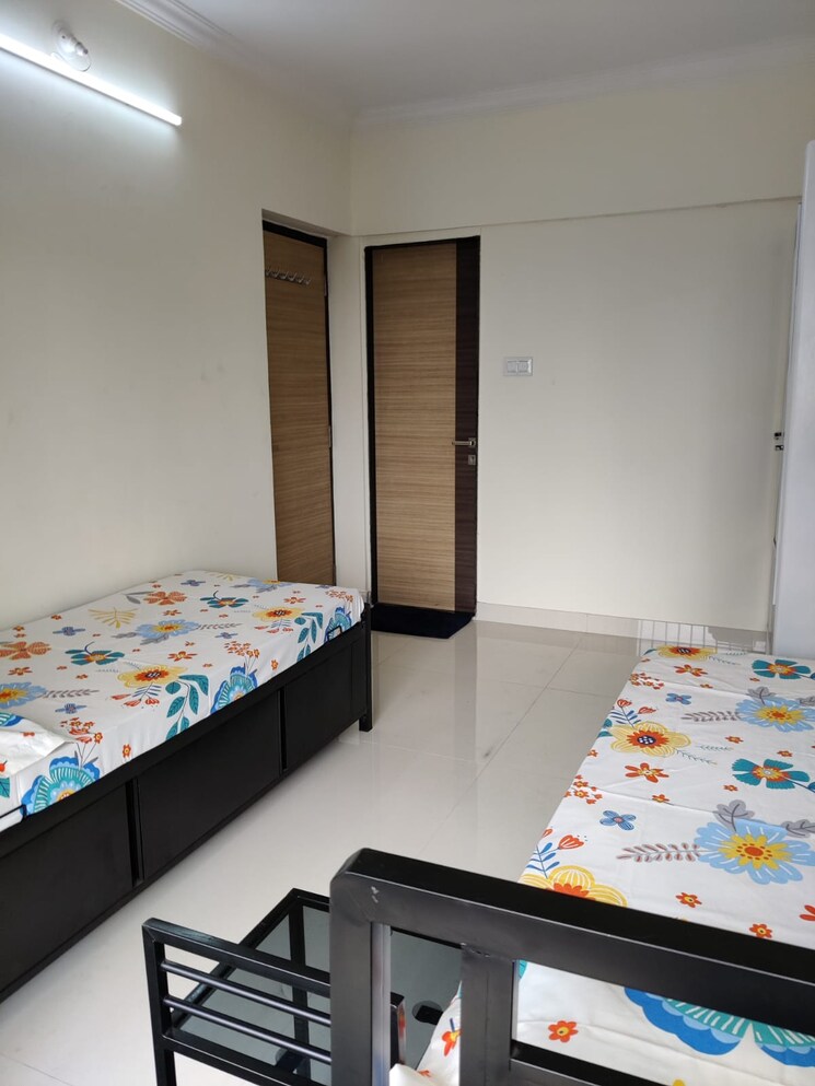 Room, malad east Pg For Girls In Malad East 8854865