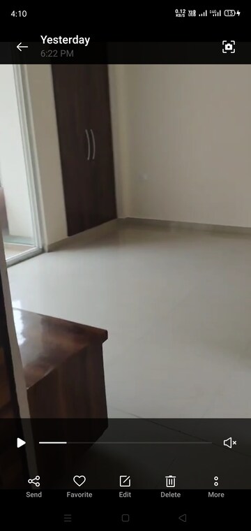 Room in 3 BHK Apartment at Windsor Paradise 2, Raj Nagar Extension – for Rent
