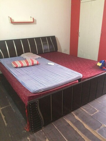 Bedroom in 2.5 BHK Apartment at Panchsheel Wellington, Dundahera – for Rent