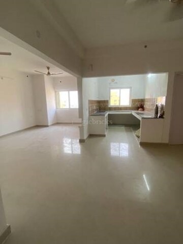 Room in 3 BHK Apartment at Sargam Apartment, Jankipuram – for Sale