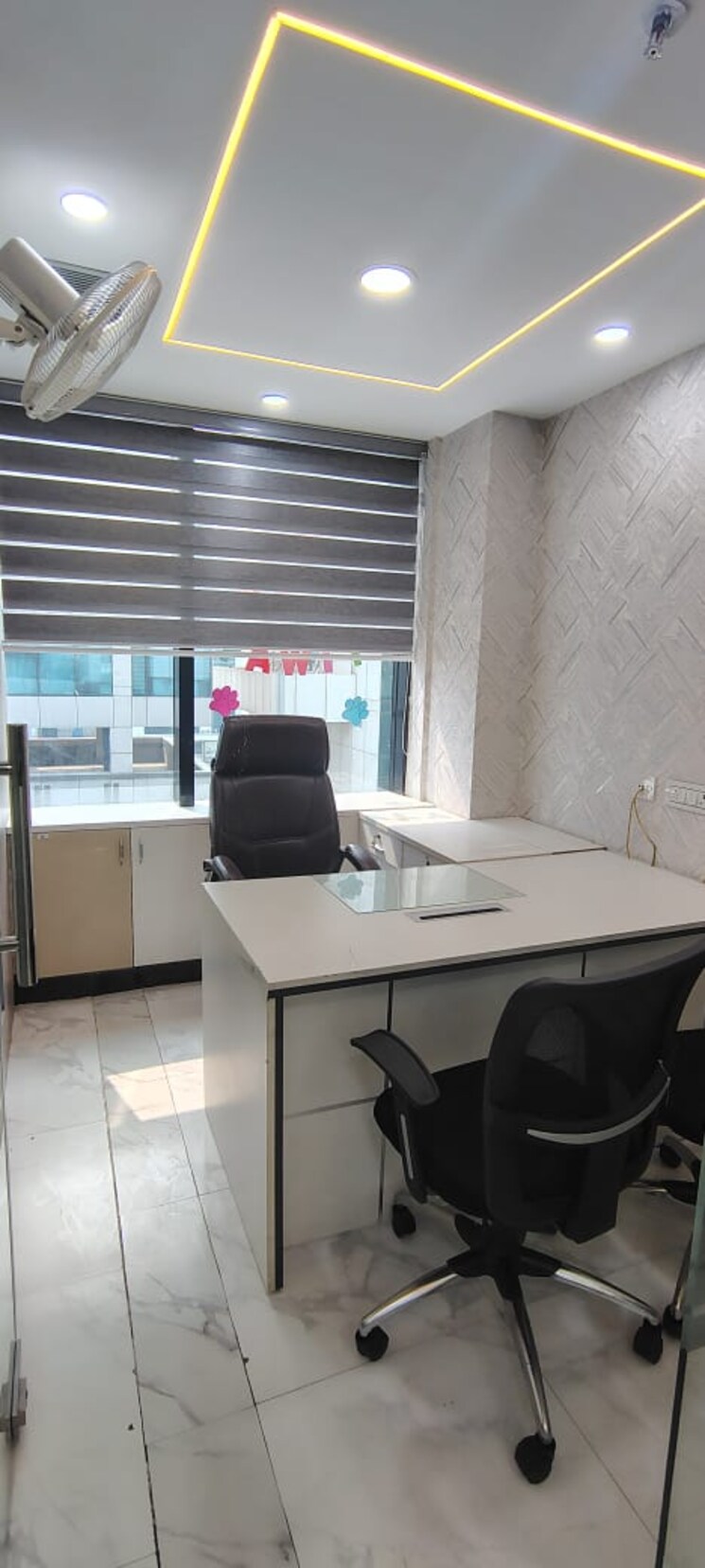 Team Area, netaji subhash place Commercial Office Space 999 Sq.Ft. In Netaji Subhash Place Delhi 8855043