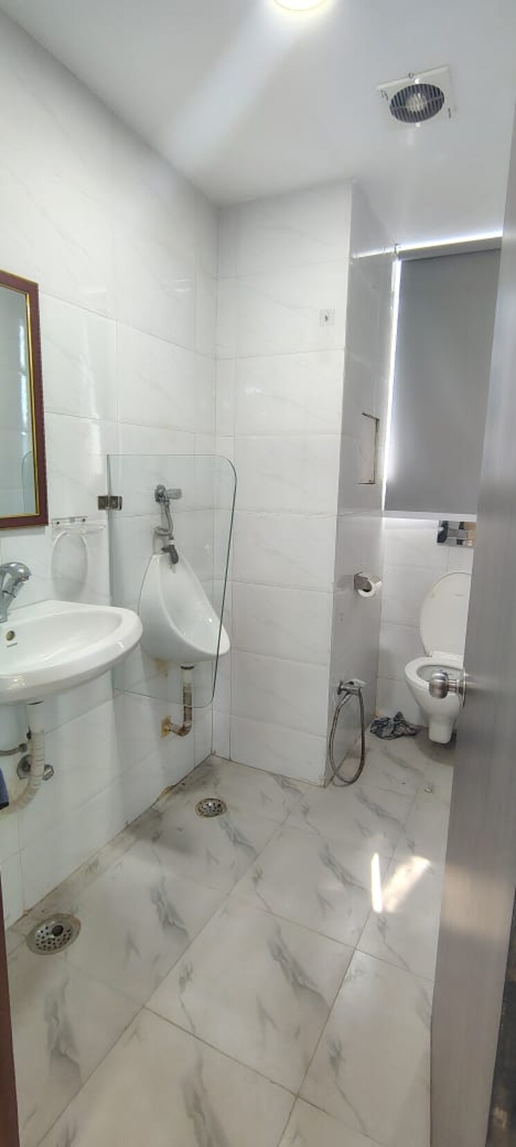 Floor Plan, netaji subhash place Commercial Office Space 999 Sq.Ft. In Netaji Subhash Place Delhi 8855043