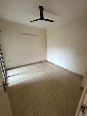 Room in 3 BHK Apartment at Gaur City-2, Gaur City 2 – for Sale