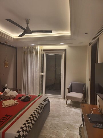 Living Room in 5 BHK Independent House at South City 1 – for Rent