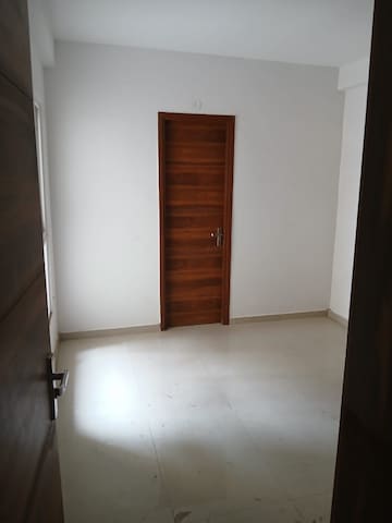 2 BHK Apartment For Rent in Supertech Czar Suites, Omicron I Greater Noida