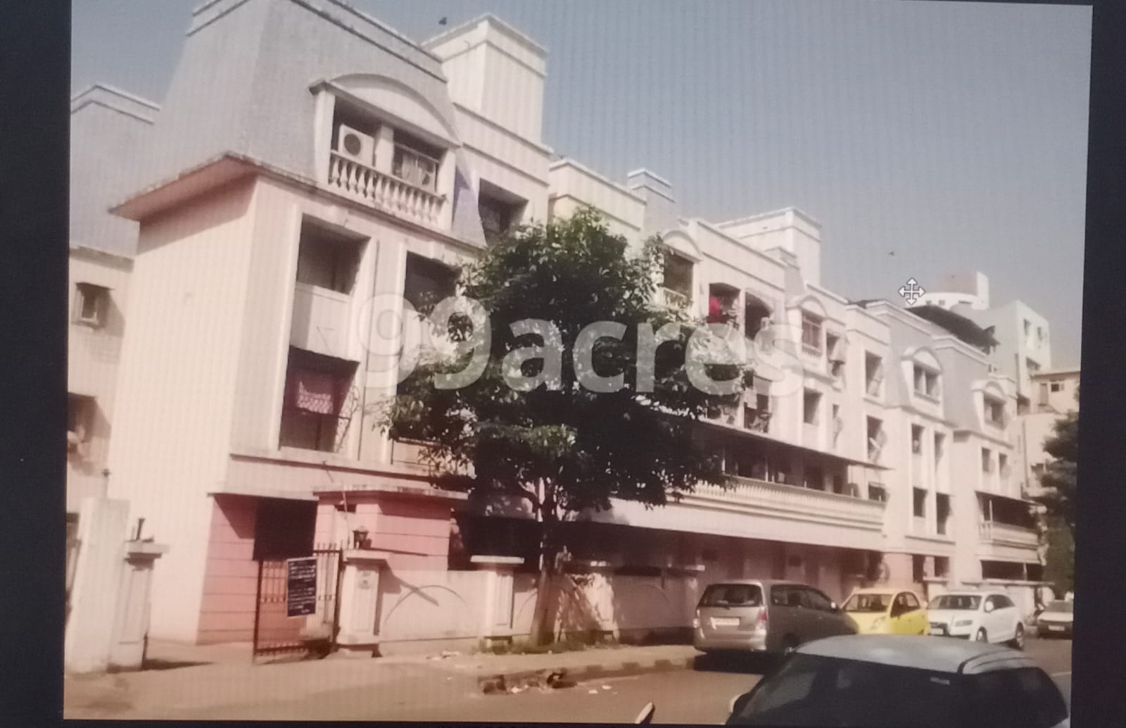 2.5 BHK + Extra Room Apartment For Rent in Adhiraj Complex