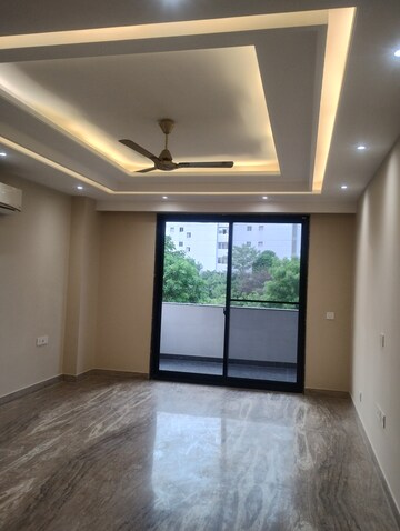 Room in 3 BHK Builder Floor at Ansal Sushant Lok I, Sector 43 – for Rent