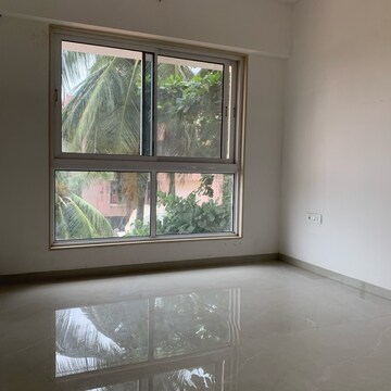 Room in 2.5 BHK Apartment at Shraddha Elite, Poisar – for Rent