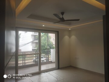 Room in 3 BHK Builder Floor at Suncity – for Rent
