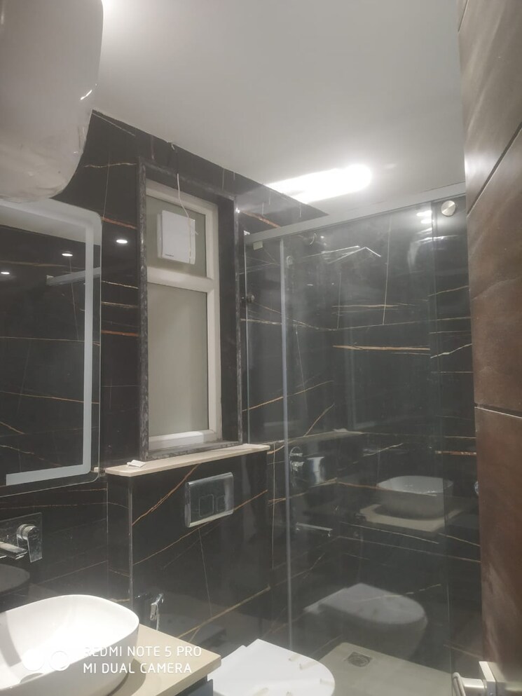 Gym, suncity 3 Bedroom 240 Sq.Yd. Builder Floor In Suncity Gurgaon 8855078