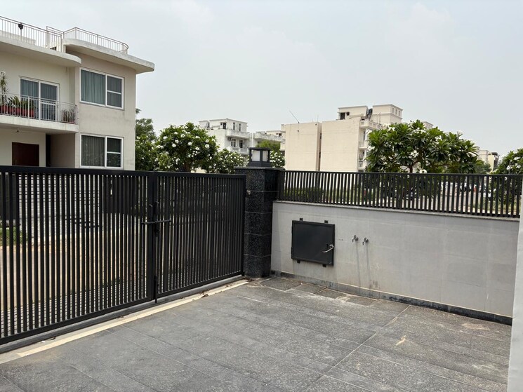 Exterior View, dlf-hyde-park 5 Bedroom 350 Sq.Yd. Independent House In South Mullanpur Chandigarh 8841471