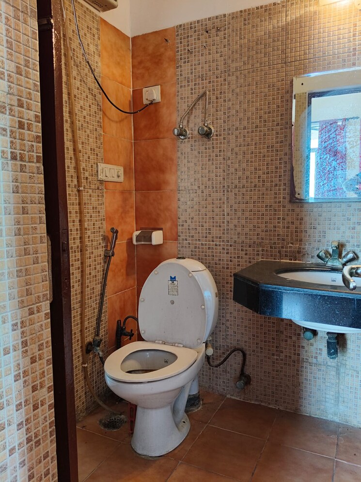 Bathroom, jaipurias-sunrise-greens 2 Bedroom 1125 Sq.Ft. Apartment In Ahinsa Khand 1 Ghaziabad 8855176