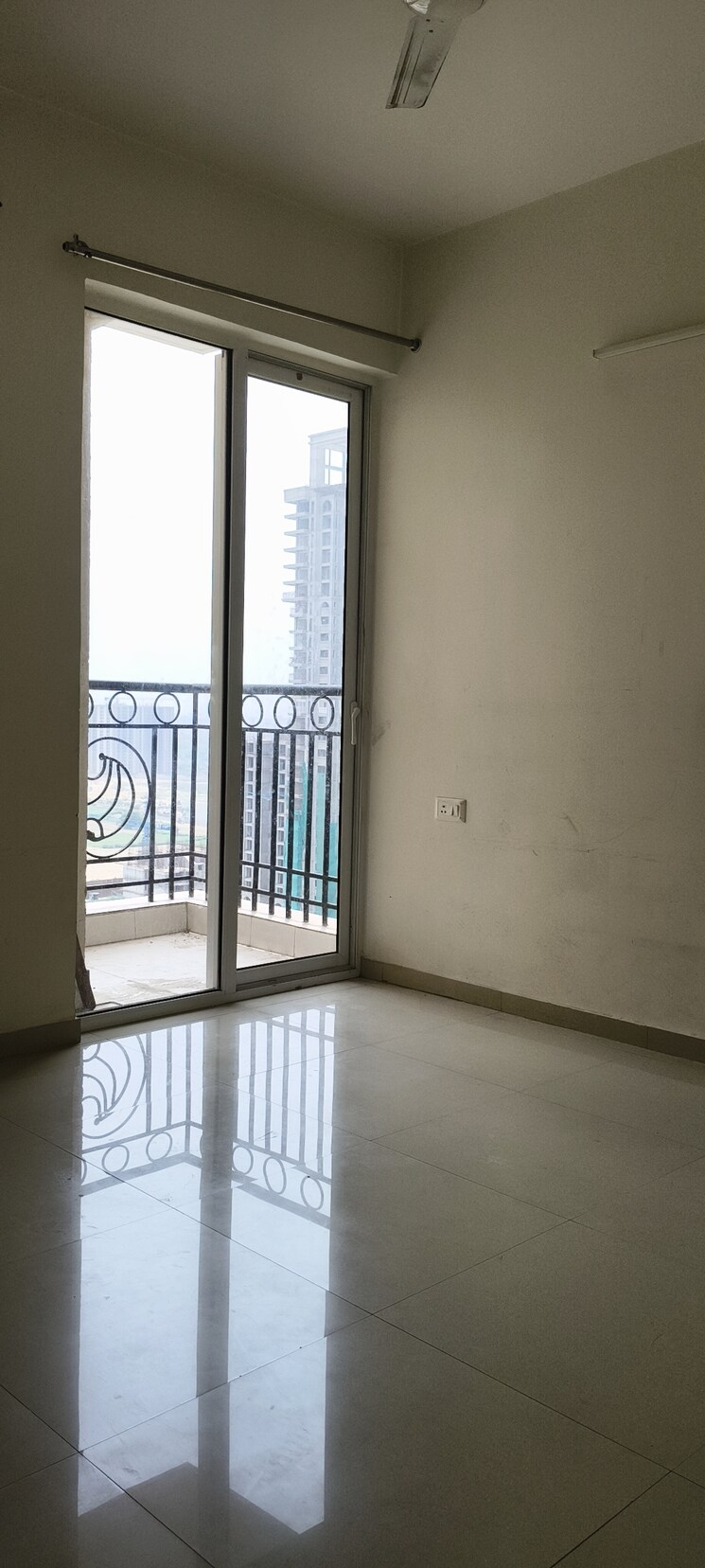 Room, prateek-grand-carnesia 3 Bedroom 870 Sq.Ft. Apartment In Siddharth Vihar Ghaziabad 8855182