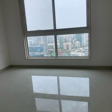 Room in 2 BHK Apartment at Shraddha Elite, Poisar – for Rent
