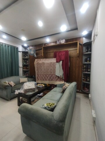 Living Room in 1.5 BHK Builder Floor at Ansal Sushant Lok I, Sector 43 – for Rent
