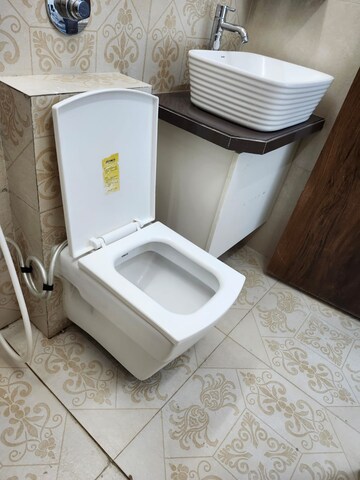 Bathroom in 2.5 BHK Apartment at Ghodbunder Road – for Sale