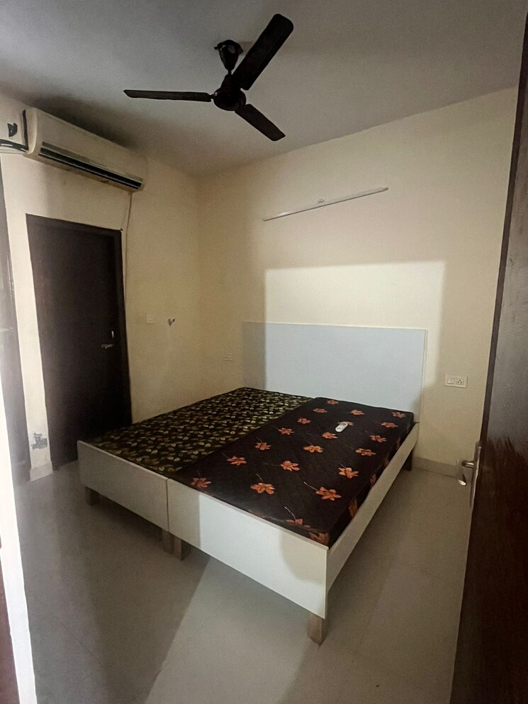 Bedroom, kharar 1 Bedroom 650 Sq.Ft. Apartment In Kharar Mohali 8855245