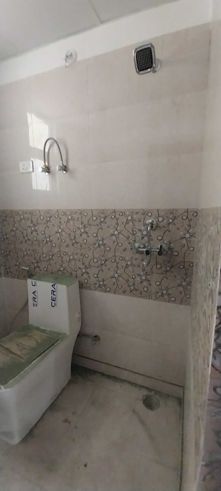 Bathroom, aditya-park-town 2.5 Bedroom 950 Sq.Ft. Apartment In Mahurali Ghaziabad 8855356