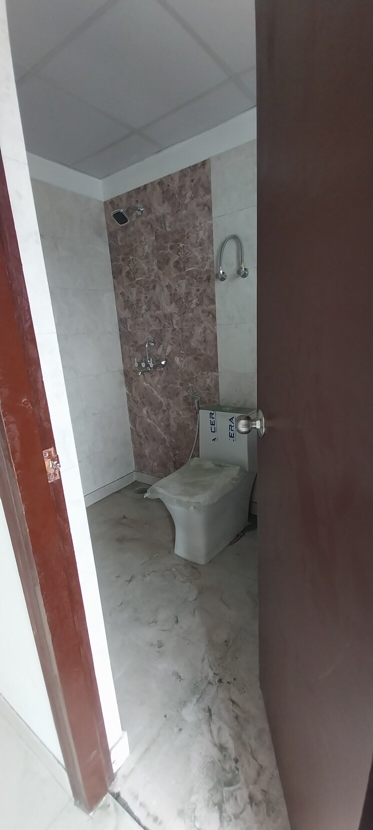 Bathroom, aditya-park-town 2.5 Bedroom 950 Sq.Ft. Apartment In Mahurali Ghaziabad 8855356