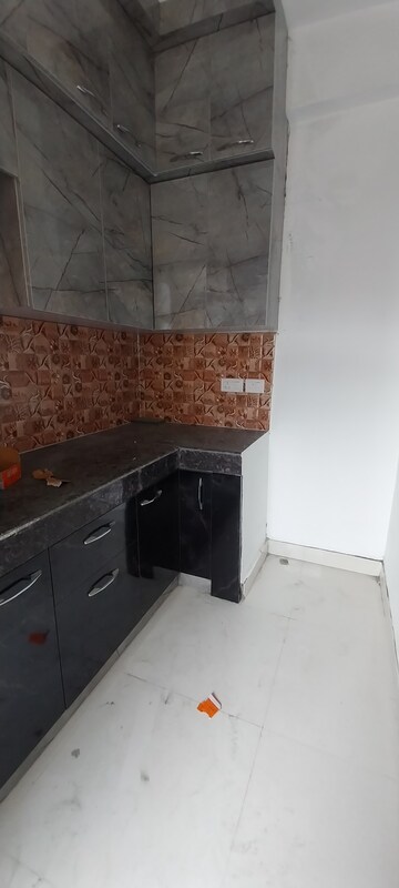 Kitchen in 2.5 BHK Apartment at Aditya Park Town, Mahurali – for Rent